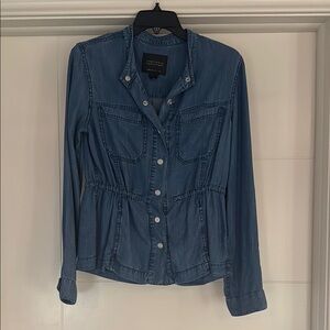 Sanctuary denim shirt jacket. Size XS